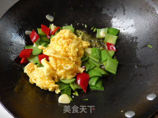 丝瓜皮炒鸡蛋的做法步骤：11
