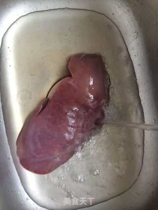 养生汤（酸汤猪肝）的做法步骤：1