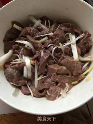 养生汤（酸汤猪肝）的做法步骤：7