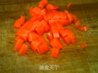 雪梨胡萝卜蜜奶饮的做法步骤：2