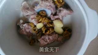 石斛排骨汤的做法步骤：3