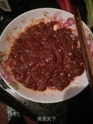 炒猪肝的做法步骤：2