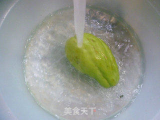 鸡蛋炒佛手瓜的做法步骤：2