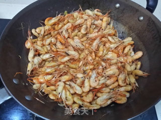 油爆河虾的做法步骤：5