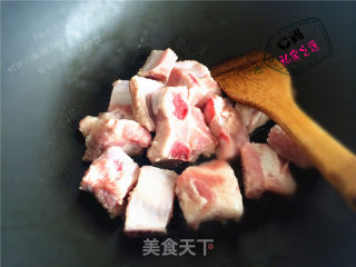 C妈私房之选——爽口不腻的茄汁排骨的做法步骤：2