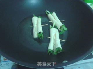 东北小吃之一——香菜干豆腐卷的做法步骤：3