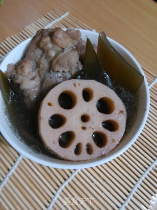 莲藕海带筒骨汤的做法步骤：5