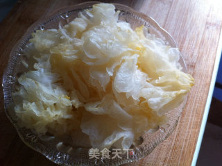 凉拌白木耳的做法步骤：1