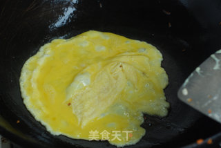 蟹足蛋包饭----给米饭穿新衣的做法步骤：6