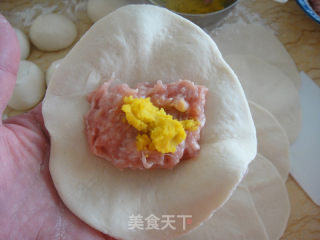 咸蛋黄大肉包的做法步骤：12