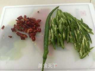 超级简单的尖椒爆蛋不过多油捏的做法步骤：5