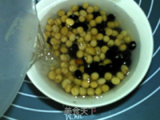 杏仁二豆豆浆的做法步骤：3