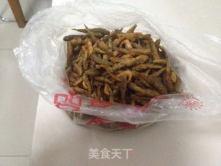 香辣版小鱼煎饼配稀饭简易晚餐的做法步骤：1