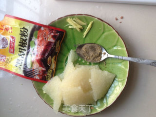 丸子青菜杂烩汤黑胡椒口味超鲜的做法步骤：2