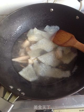 丸子青菜杂烩汤黑胡椒口味超鲜的做法步骤：4
