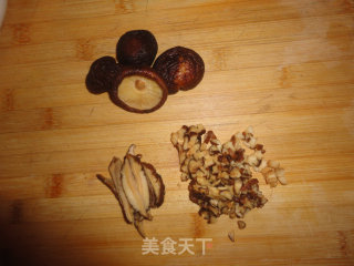 香菇油菜水饺的做法步骤：2