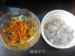 虫草花丝瓜虾仁汤的做法步骤：2