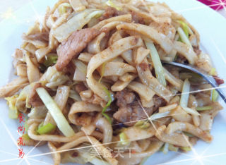 沙茶酱炒河粉的做法步骤：4