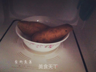 微波炉简易烤红薯的做法步骤：4