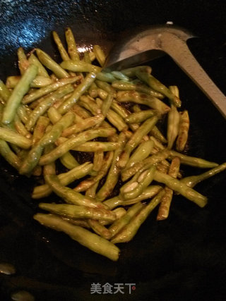 干煸四季豆的做法步骤：5