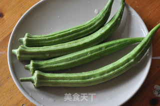 秋葵摊蛋的做法