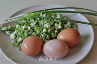 秋葵摊蛋的做法步骤：2