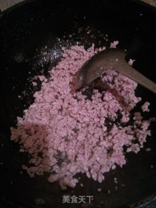 香菇肉馅饺子的做法步骤：2