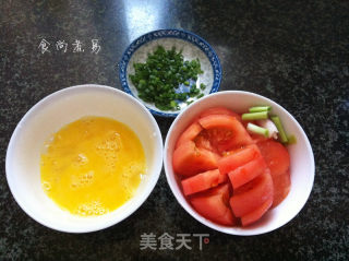 经典早餐—【番茄鸡蛋面】的做法步骤：2