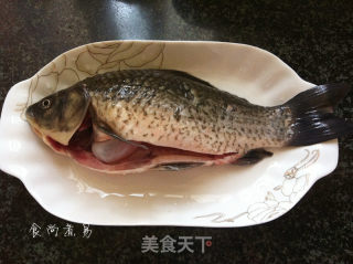 滋润美肤~鲫鱼鸡蛋汤的做法步骤：1