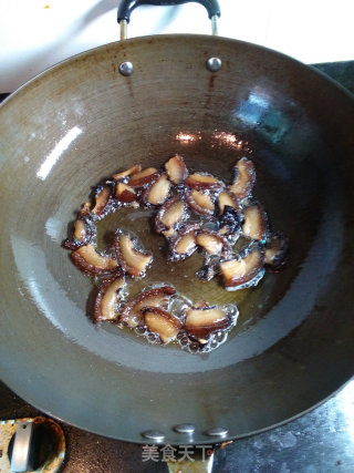 豆鼓炒腊肉---开胃增食欲的做法步骤：5
