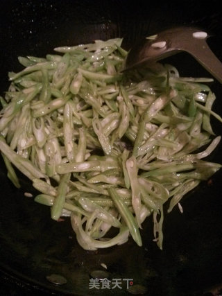 四季豆炒腊肠的做法步骤：4