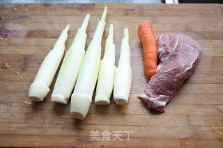 茭白炒肉的做法步骤：1