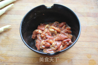 茭白炒肉的做法步骤：3