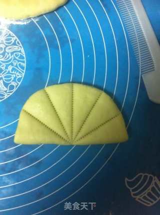 双色荷叶饼的做法步骤：16