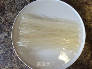 泰式炒河粉（Pad Thai）的做法步骤：1