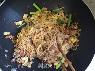 泰式炒河粉（Pad Thai）的做法步骤：11