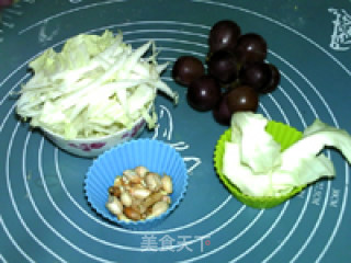 葡萄花生白菜饮的做法步骤：1