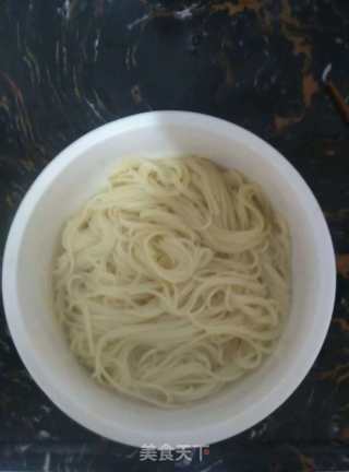 泡椒豆角酸辣面的做法步骤：7
