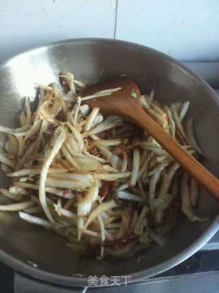 简单美味白菜帮子炒肉的做法步骤：4