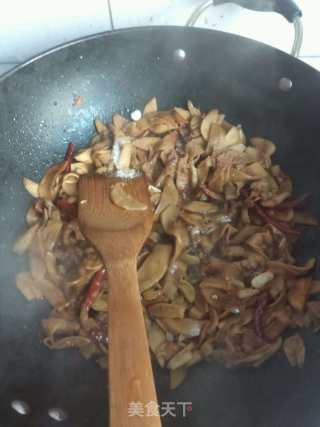 杏鲍菇炒五花肉的做法步骤：5