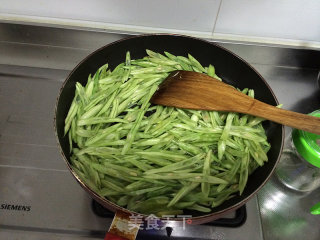 料烧鸭的做法步骤：3