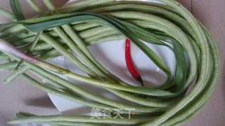 长豆角炒牛肉的做法步骤：1