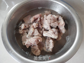 凤尾菇骨汤的做法步骤：4
