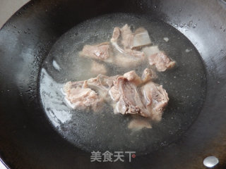凤尾菇骨汤的做法步骤：7