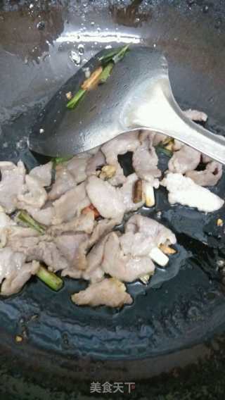 腐竹黑木耳炒瘦肉的做法步骤：5