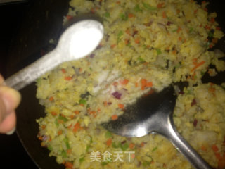 花朵蛋炒饭的做法步骤：6