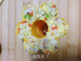花朵蛋炒饭的做法步骤：9