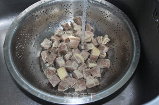 红烧牛肉面的做法步骤：4