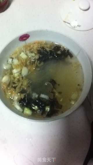 紫菜粉丝汤的做法步骤：5