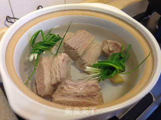 牛肉汤面的做法步骤：2